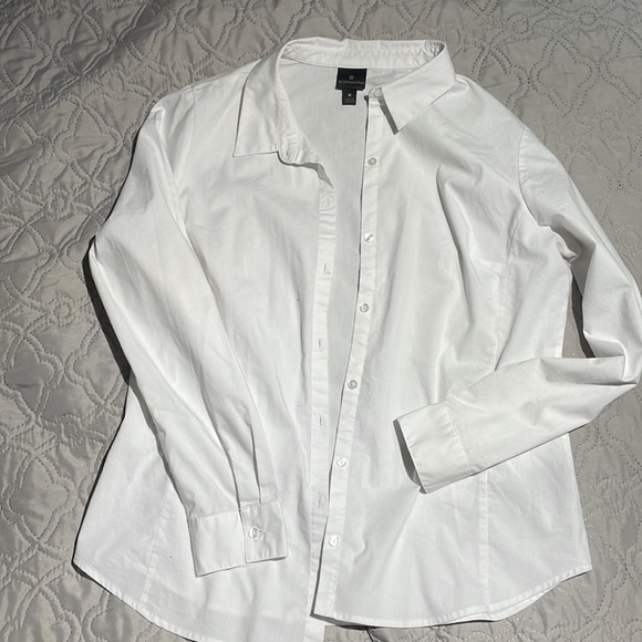 White button down shirt - Picture 2 of 4